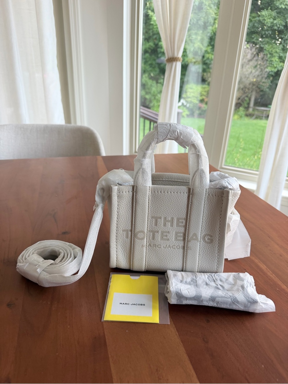 🤍 NWT Marc Jacobs Leather Micro Tote Cotton/Silver ✨ DISCONTINUED SIZE